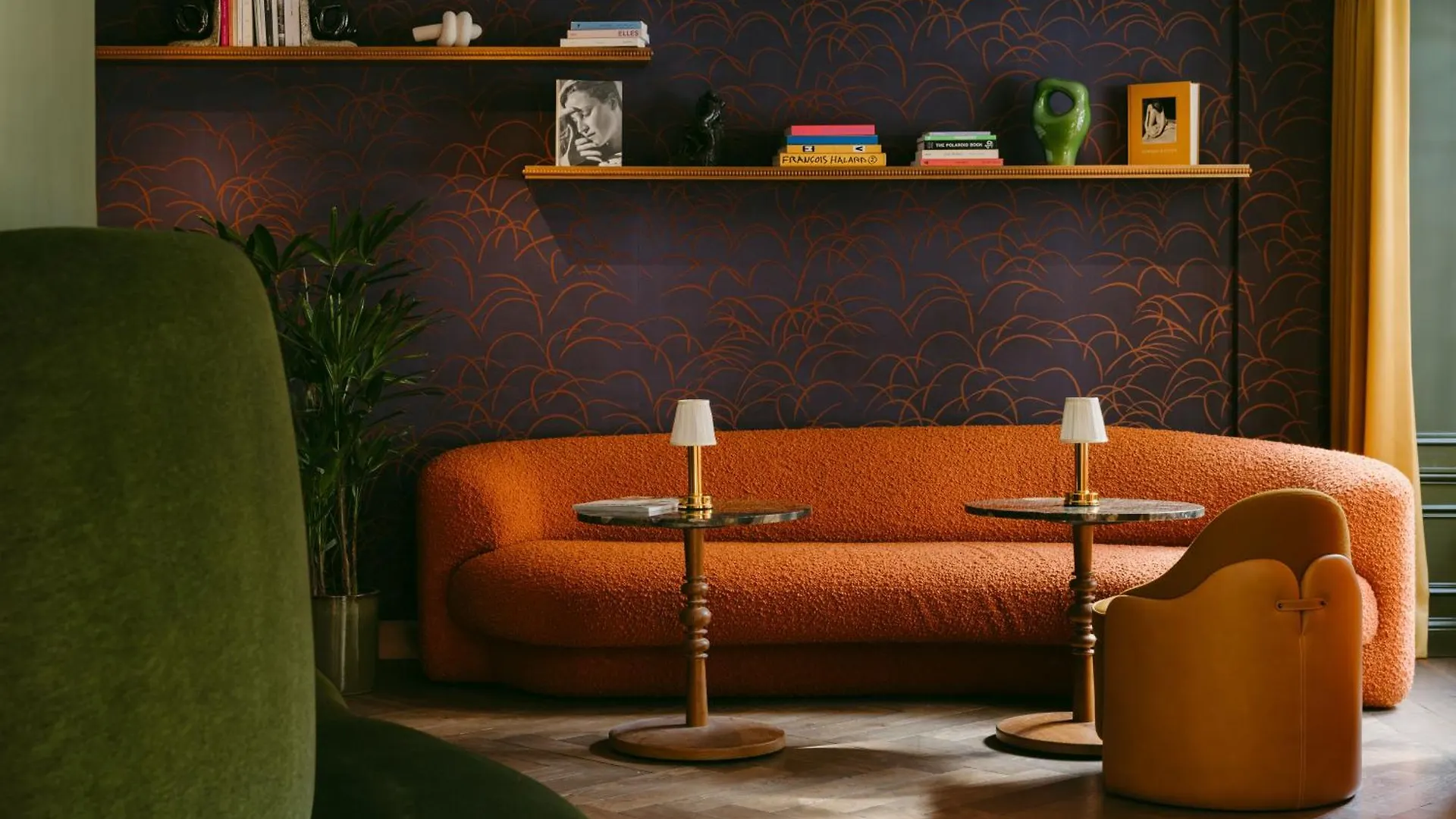 دي بوسي 4*