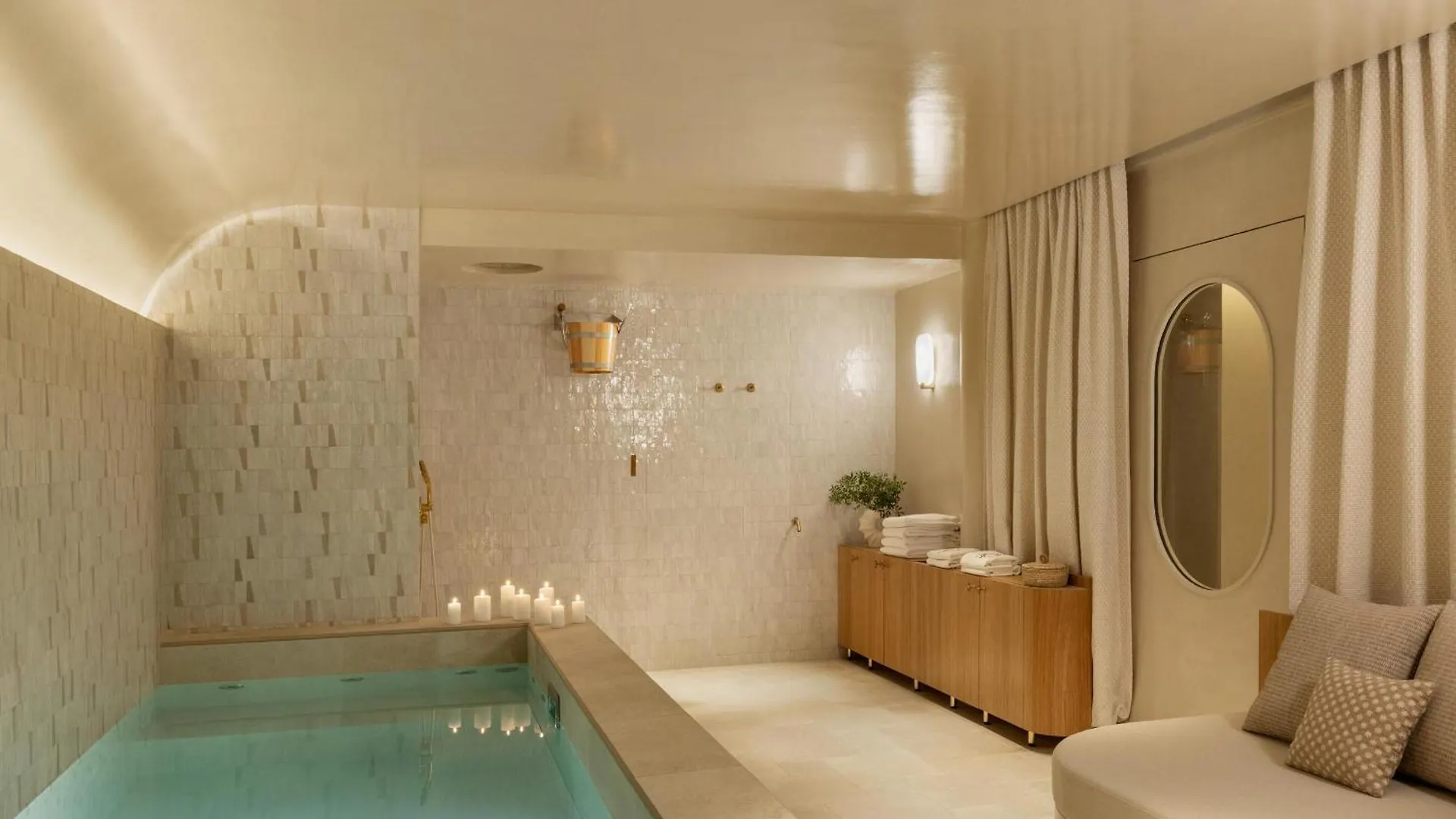 فندق دي بوسي 4*
